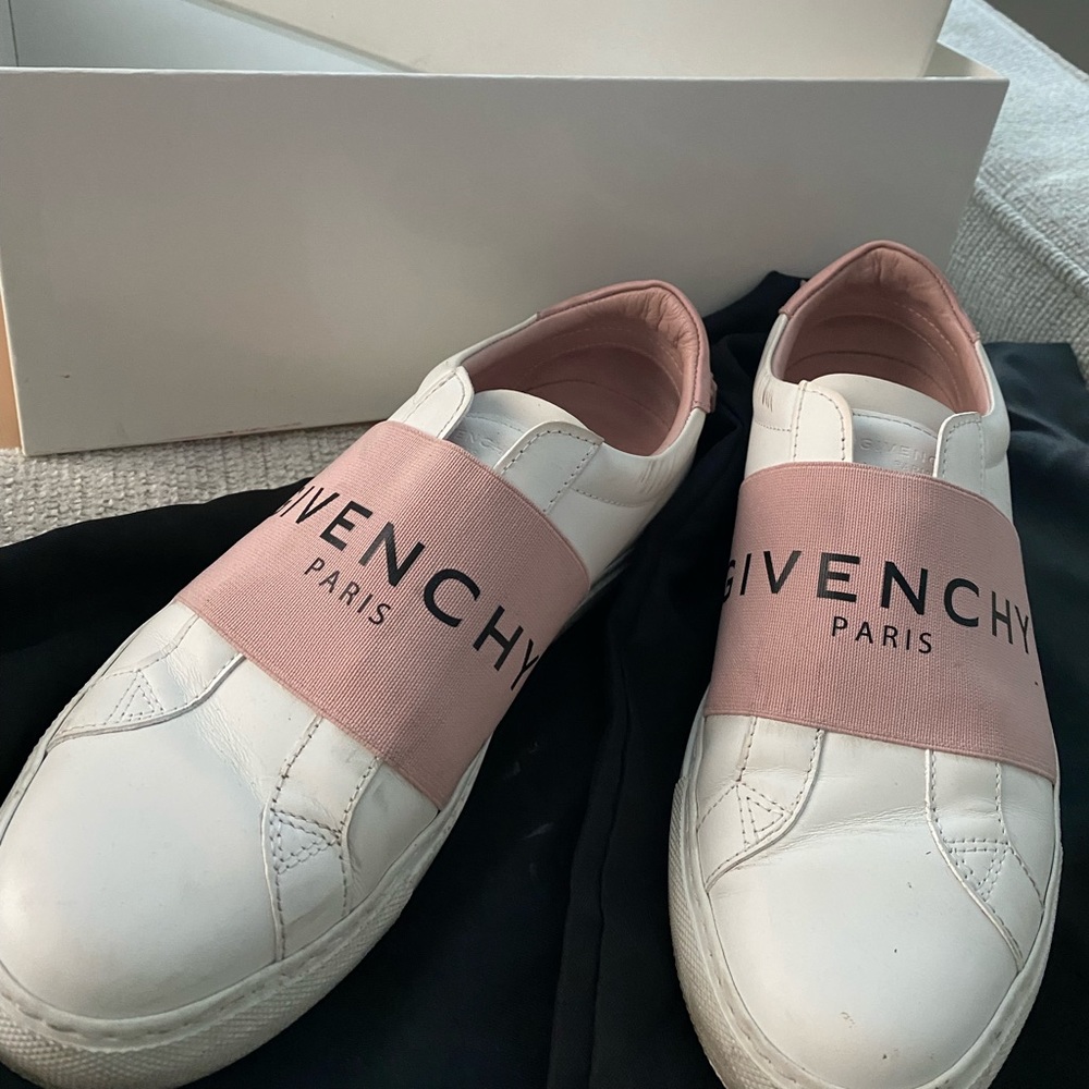 GIVENCHY SNEAKERS